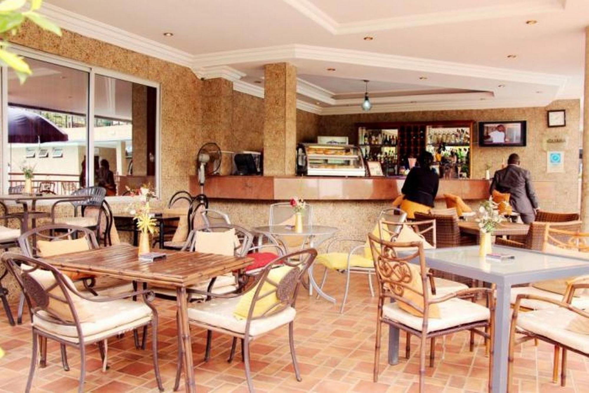 Room In Lodge - The Chelsea Hotel Abuja Extérieur photo